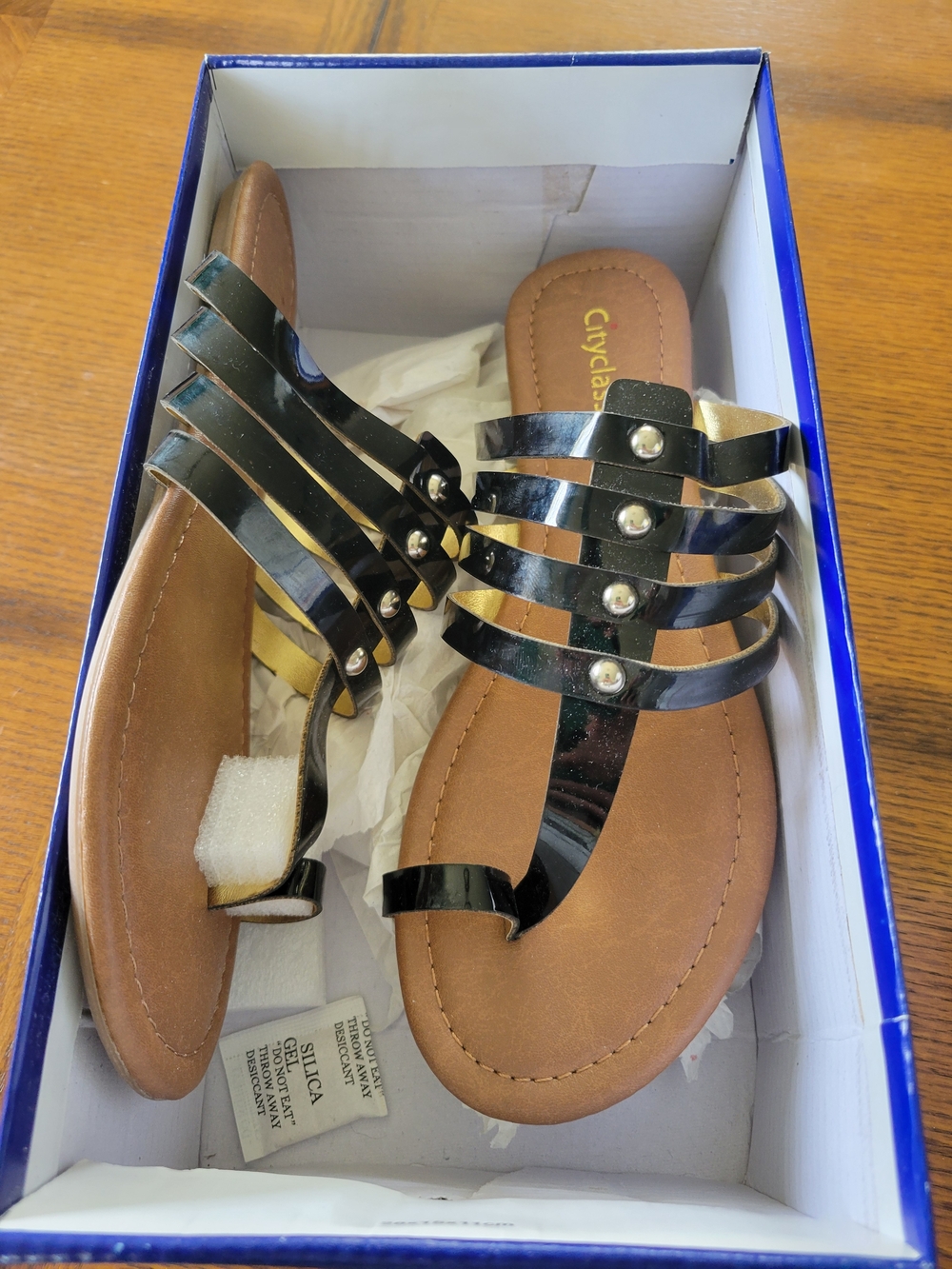 Cityclassified Black Patent Strappy Toe-Ring Sandals
